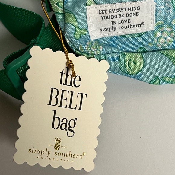 Simply Southern Collection Whale Belt Bag Fanny Pack The Belt Bag Sea Turtle New - Picture 4 of 7